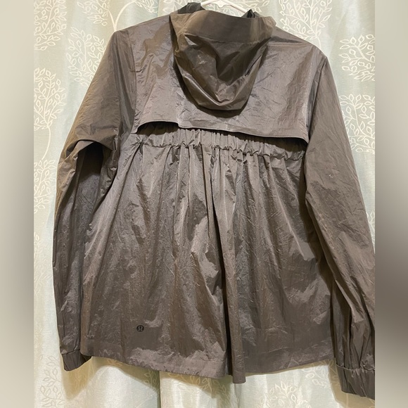 Lululemon Drizzle Down Jacket 8 - Picture 11 of 14